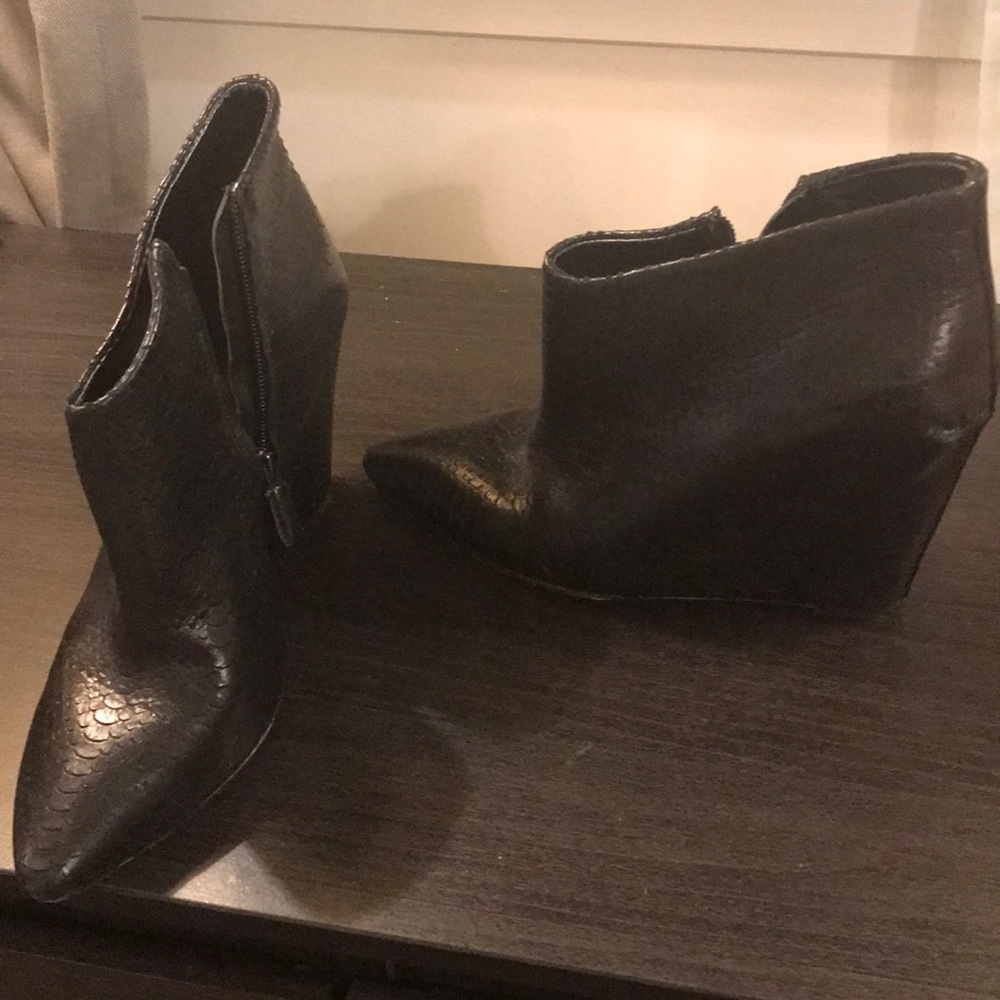 Textured covered wedges